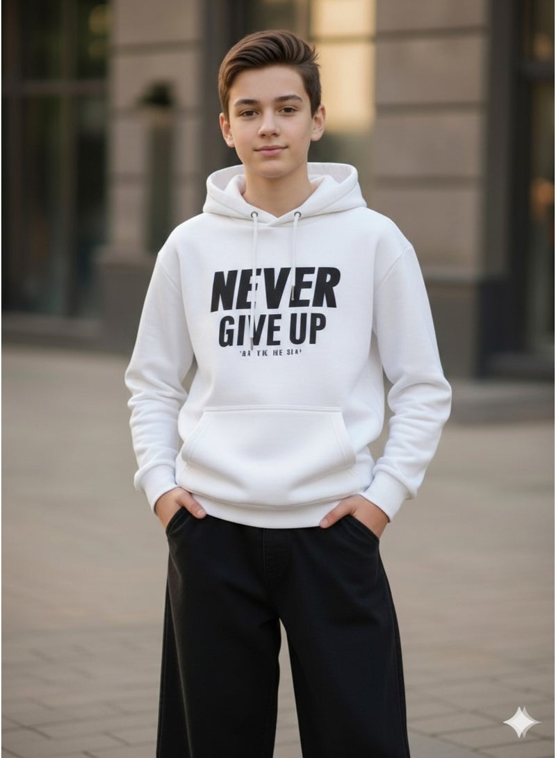 هودي أولادي أبيض بطباعة ترندي بتصميم مريح وعملي للارتداء اليومي سويت شيرت أولادي بكابيشو واسع لإطلالة كاجوال مريحة كود 4031 - Image 1